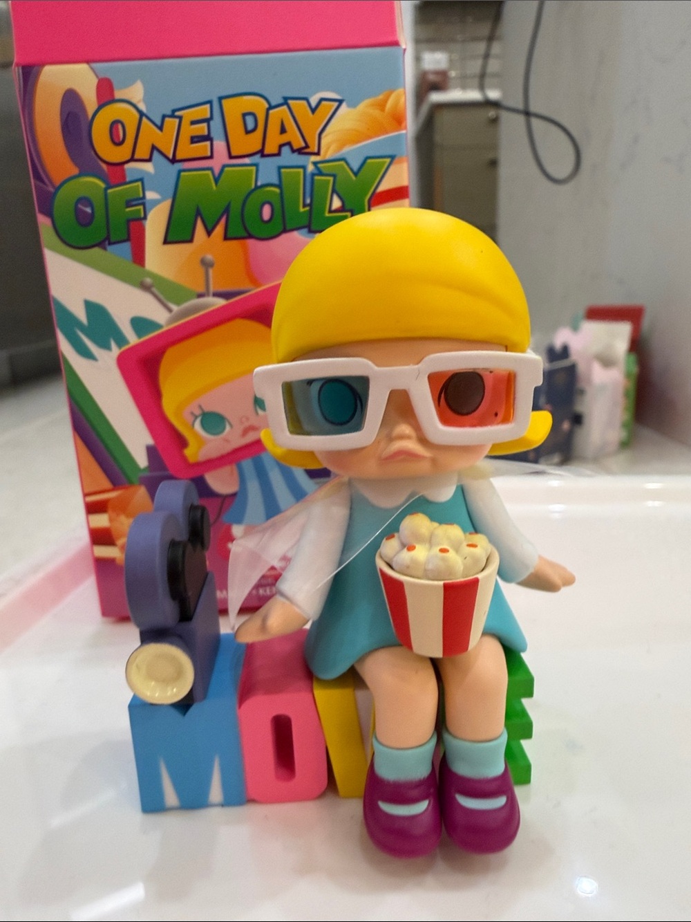 One Day of Molly Movie Night Doll - Yellow Hair & Teal Dress